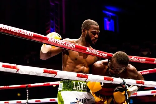 Boxing-fight-office-drama